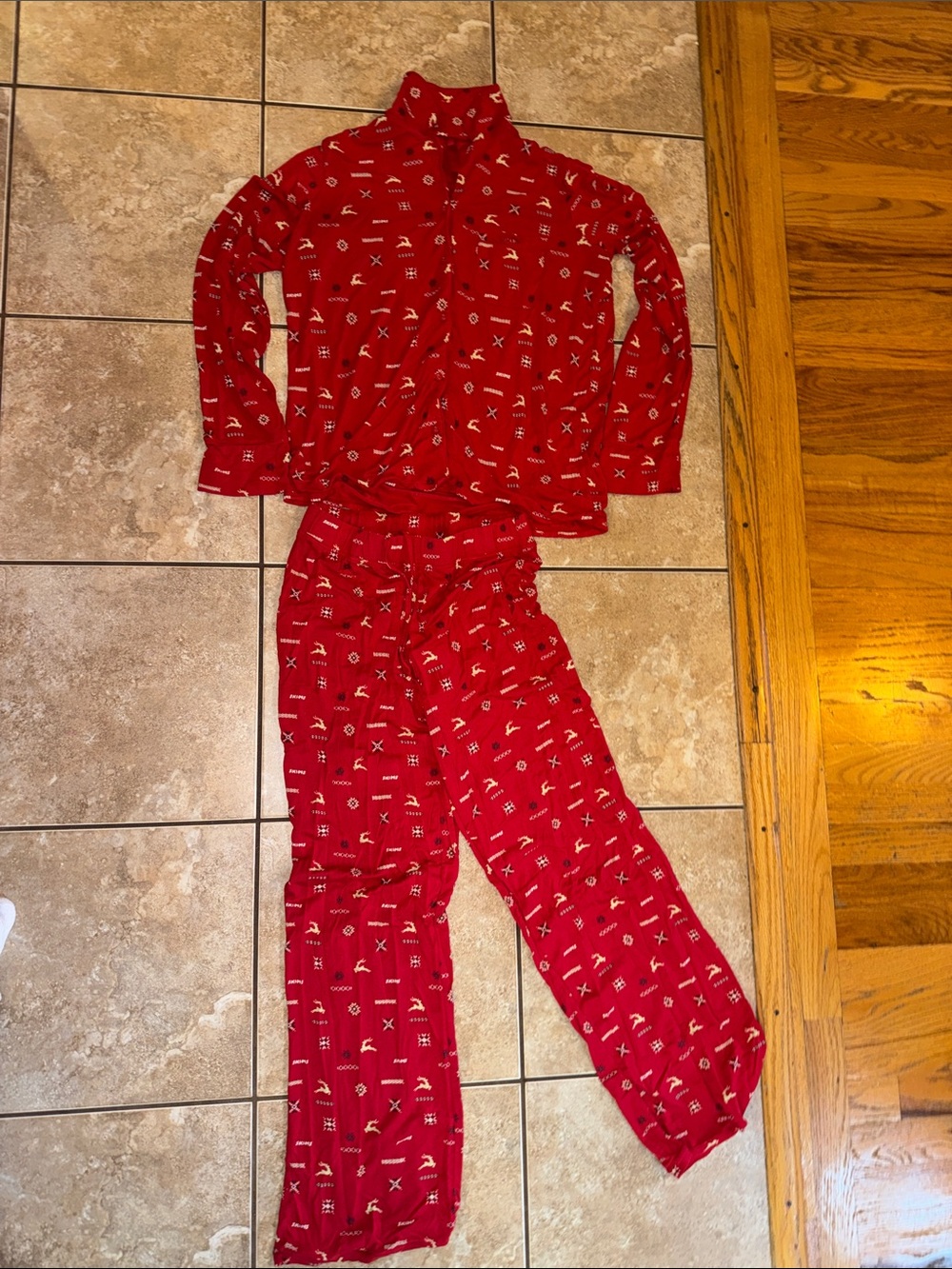 SKIMS Red Holiday-Print Long Sleeve Pajama Set